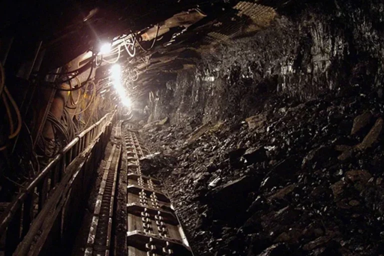 SEC CHARGES MINING COMPANY AND FORMER EXECUTIVES WITH FRAUD